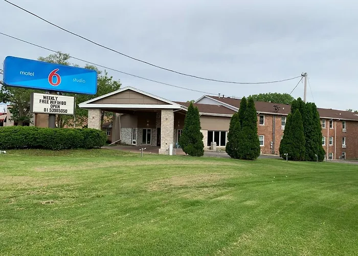 6 Hotel Rockford