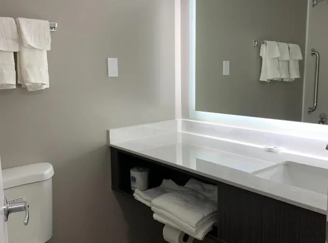 6 Hotel Rockford
