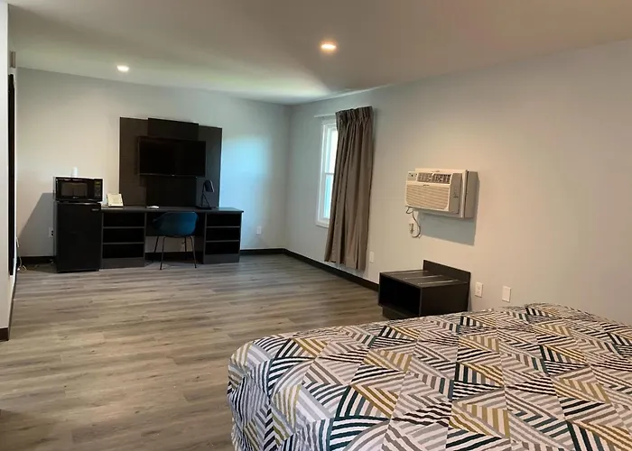 Hotel 6 Rockford